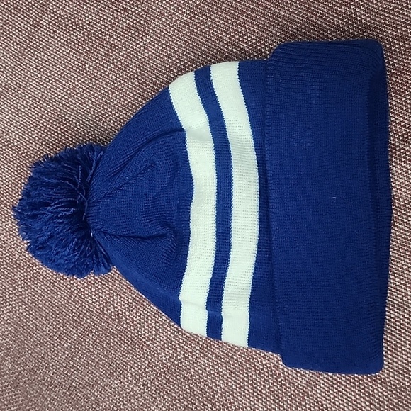 New Era NHL New York Islanders Winter Hat with pompom - Picture 5 of 7